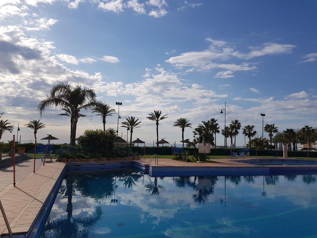 Luxury House 110 M2 On The Beach, Pool, Parking 托雷莫利诺斯 外观 照片