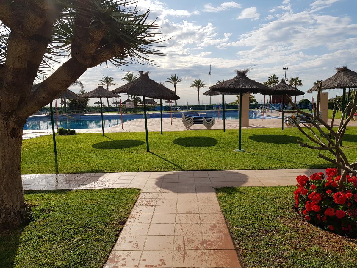 Luxury House 110 M2 On The Beach, Pool, Parking 托雷莫利诺斯 外观 照片