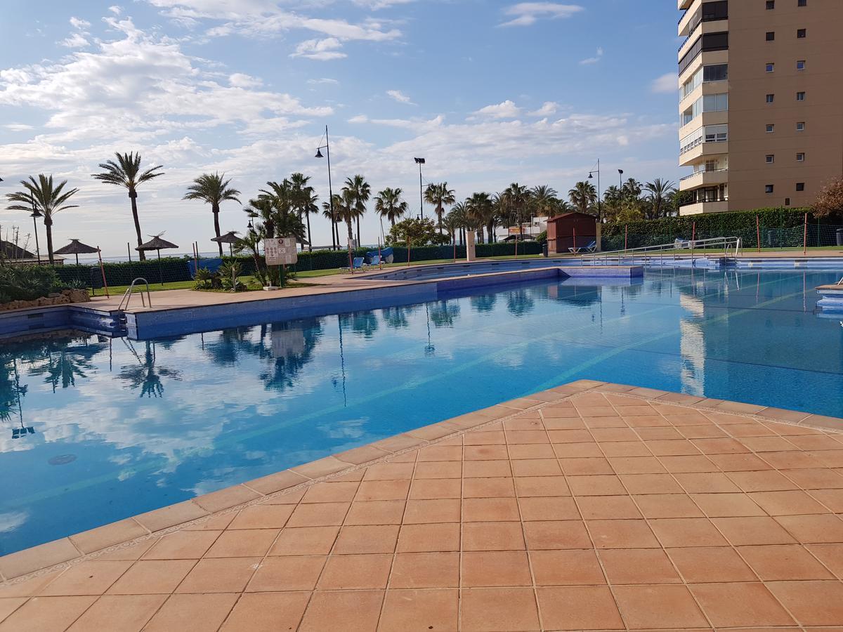 Luxury House 110 M2 On The Beach, Pool, Parking 托雷莫利诺斯 外观 照片